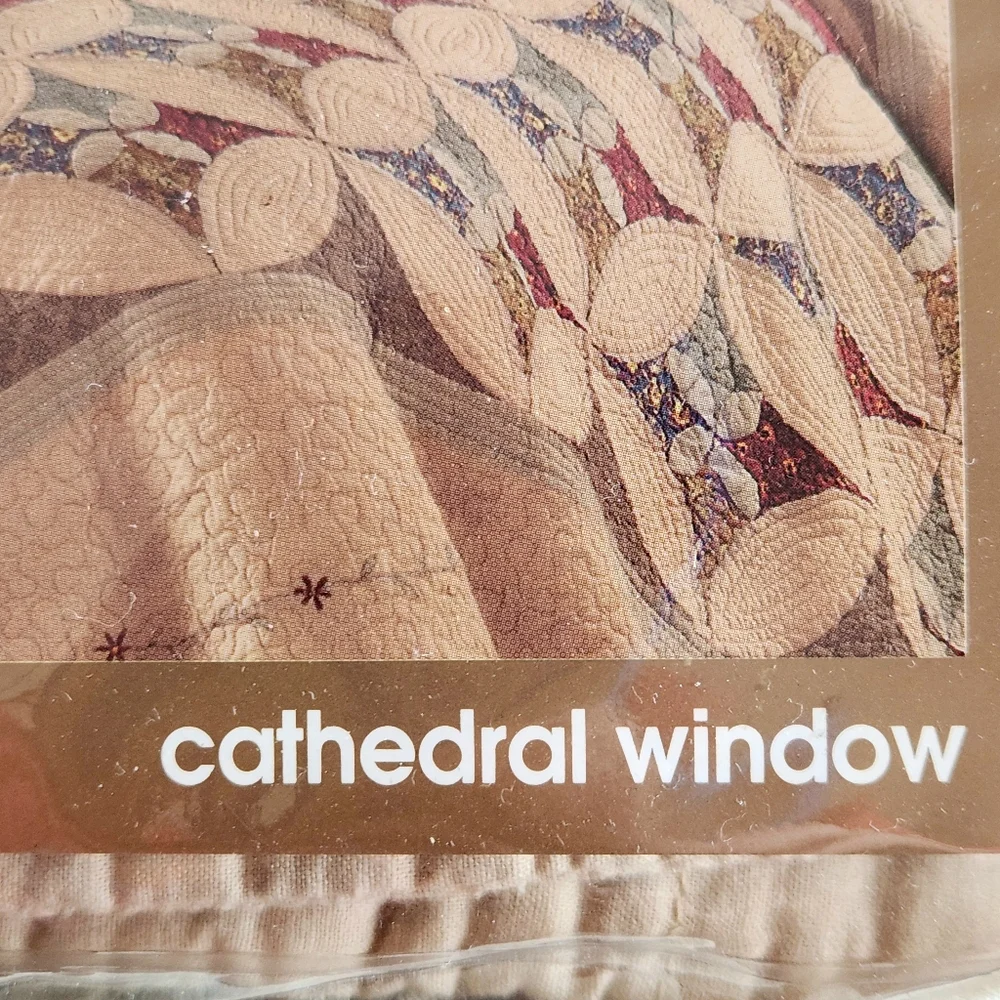 Heirloom Quilted Patchwork Valance 52x15 Cathedral Window Scalloped Cottagecore